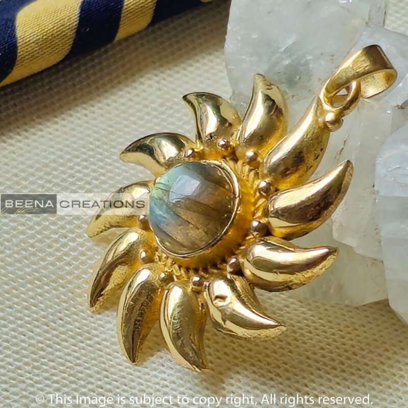 Beautiful Labradorite pendent