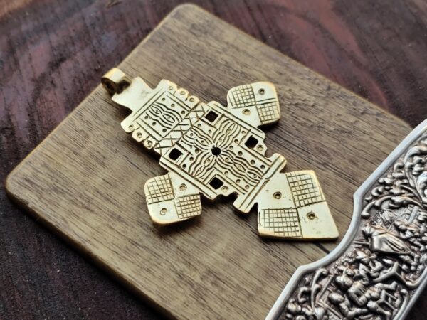 Big Brass charms, BBP38, Brass charms for macrame making