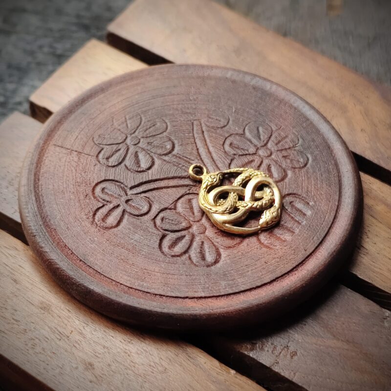 Brass snake Charm pendent, Brass Charms, 20X17mm , SK28