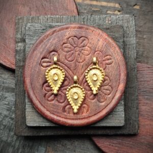 Attractive Brass charms, Available in Brass and Silver filled, 24*12mm, Z18 - Brass, *18 pieces