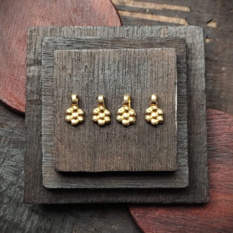 Attractive Brass charms, Available in Brass and Silver filled, 13*8mm, Z22