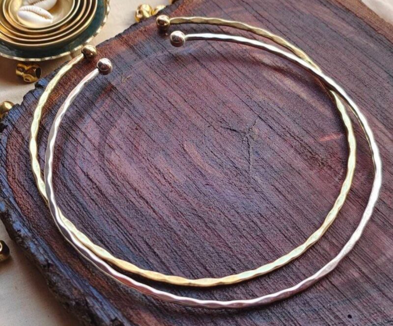 Hammer Textured Round Brass Neck Choker