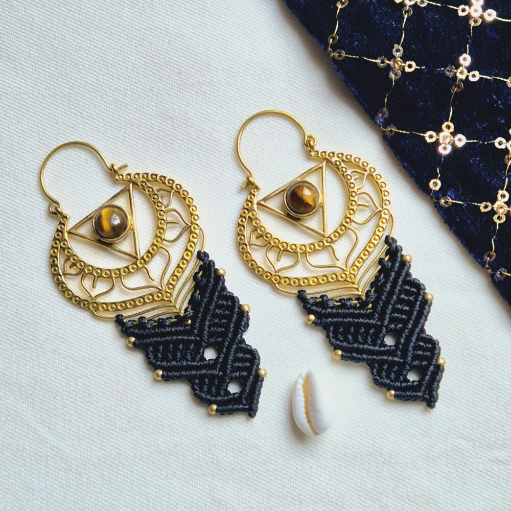 Beautiful Tiger eye Macrame earring.